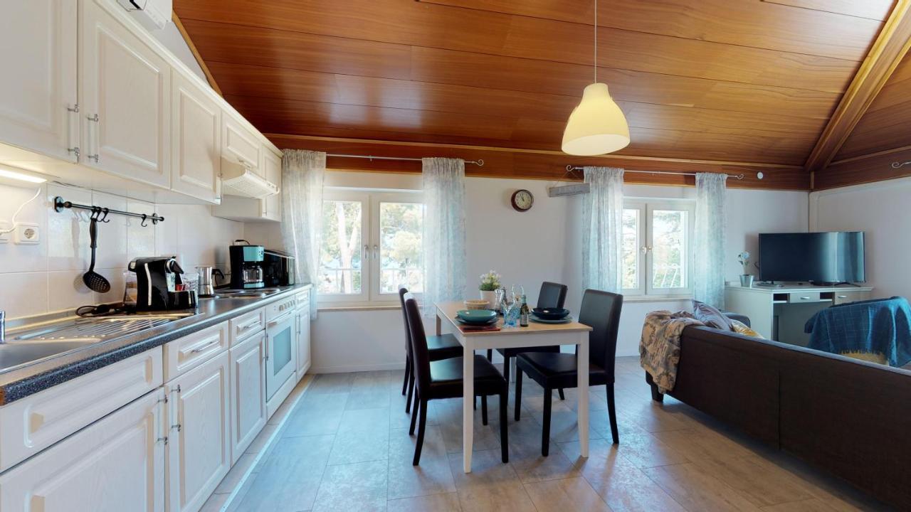 Lora Deluxe Superior 5 Star Apartment, Your Piece Of Heaven By The Sea & Park With Sea & Park View Новиград Екстериор снимка