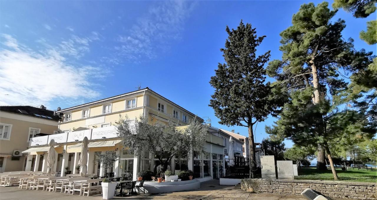 Lora Deluxe Superior 5 Star Apartment, Your Piece Of Heaven By The Sea & Park With Sea & Park View Новиград Екстериор снимка
