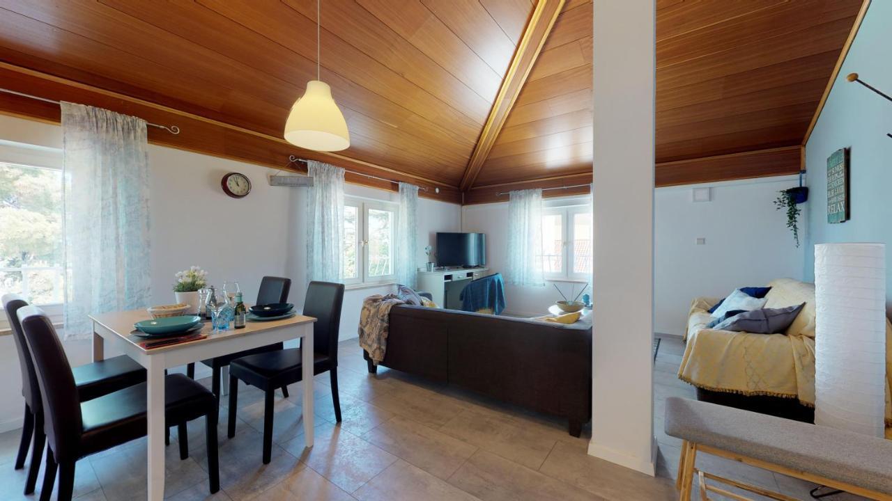 Lora Deluxe Superior 5 Star Apartment, Your Piece Of Heaven By The Sea & Park With Sea & Park View Новиград Екстериор снимка