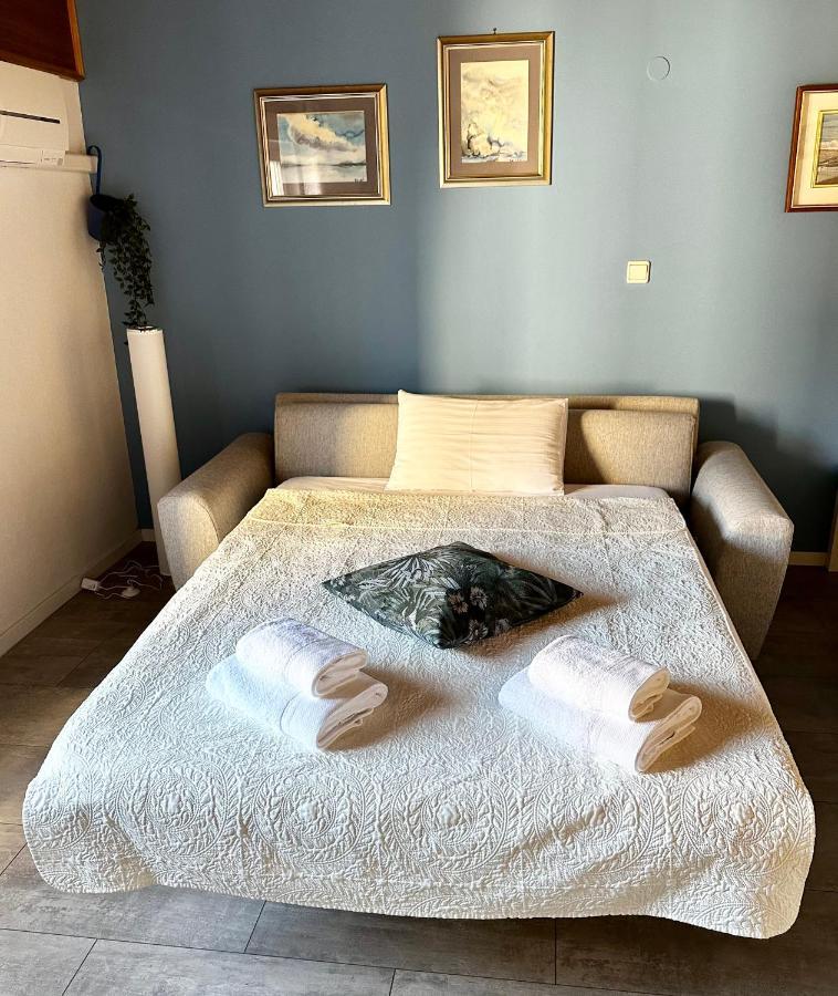 Lora Deluxe Superior 5 Star Apartment, Your Piece Of Heaven By The Sea & Park With Sea & Park View Новиград Екстериор снимка